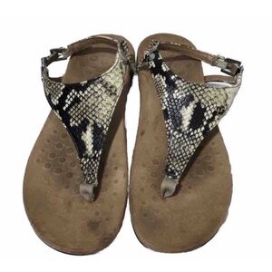 Vionic Kirra snakeskin print thong sandals. Size 8